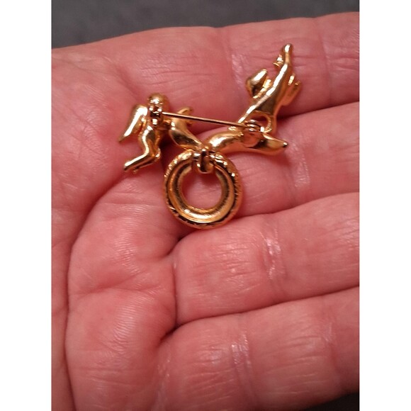 Vintage Angels Hanging Christmas Wreaths Brooch Pin - Picture 3 of 3